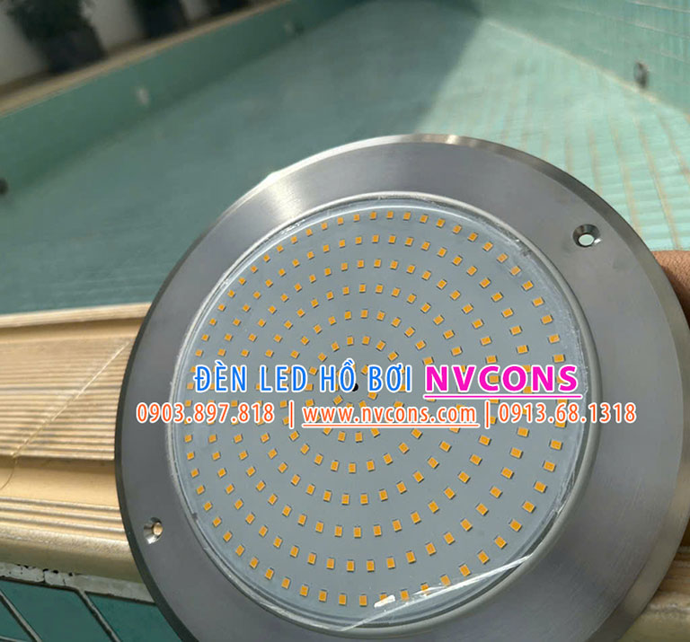 Đèn bể bơi inox 316 bền và đẹp theo thời gian