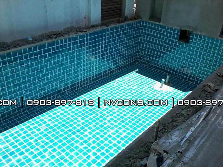 Gạch mosaic bể bơi màu xanh ngọc