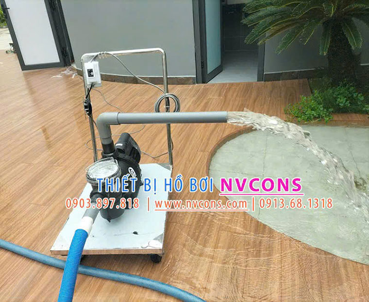 Máy hút cặn đáy bể bơi di động với xe đẩy inox gọn nhẹ