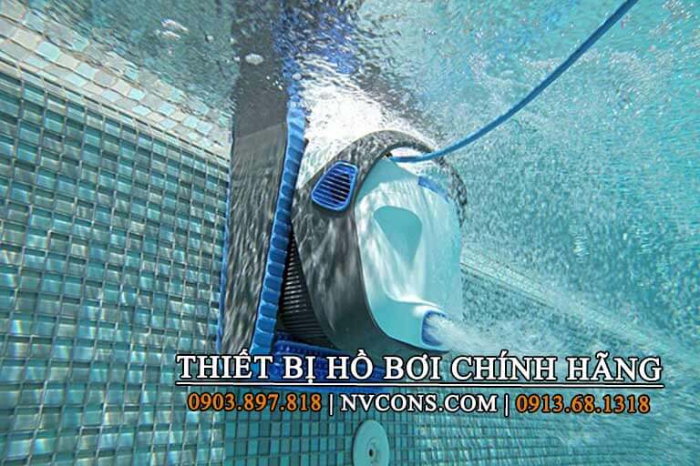Robot bể bơi Dolphin S300i làm sạch hiệu quả